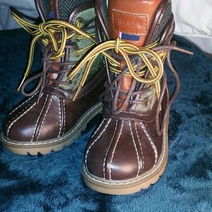 Tommy Hilfinger duck boot